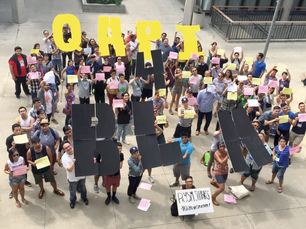 Les Queer Asian Pacific Islanders soutiennent Black Lives Matter à l'université de l'Illinois. Chicago, 2015 © 2024 by the Estate of Corky Lee