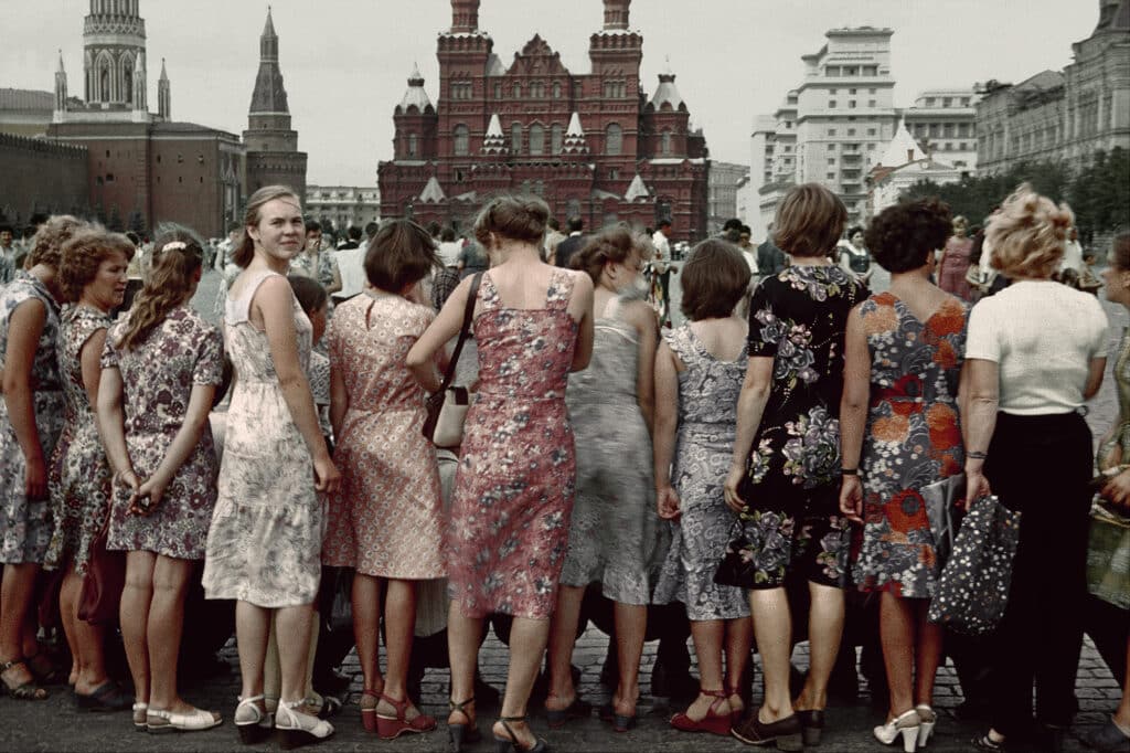 Red Square Girls, Moscow 1981 © Boris Savelev