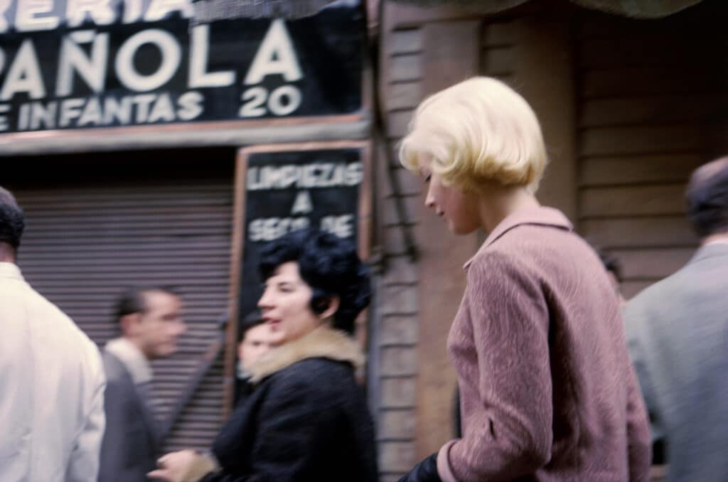 Calle Serrano. Madrid, November 1965 © Gonzalo Juanes