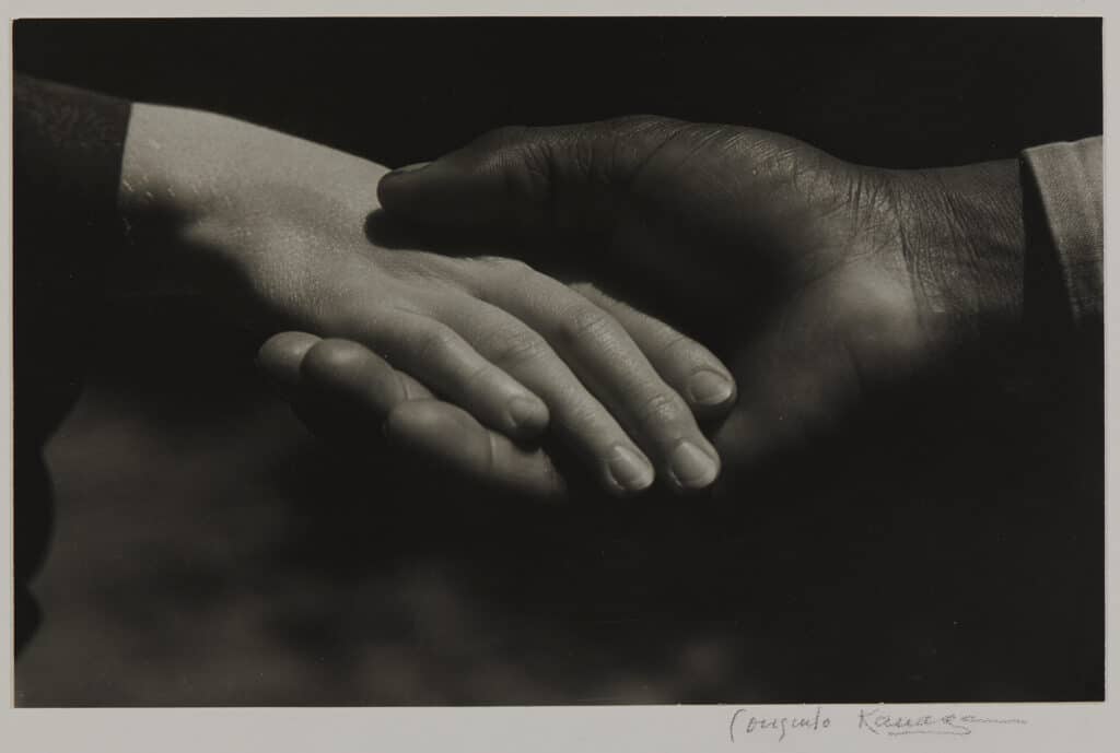 Hands, 1930 © Consuelo Kanaga