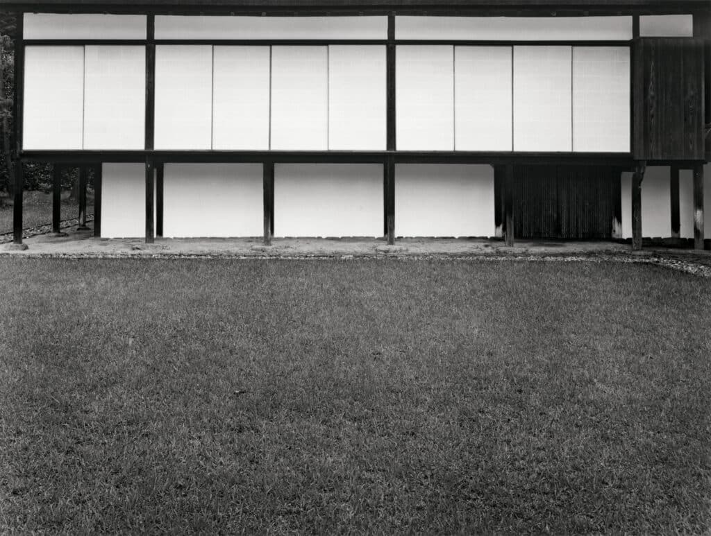 Yasuhiro Ishimoto, Katsura Imperial Villa, The New Palace and lawn, 1954 © Kochi Prefecture, Ishimoto Yasuhiro Photo Center