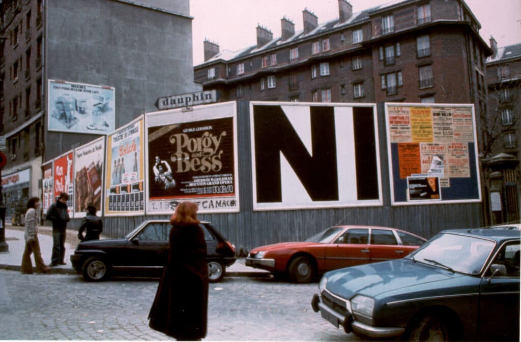 Tania Mouraud. City performance N°1, 1977. Courtesy of the artist / Ceysson & Bénétière / Studio Mouraud.