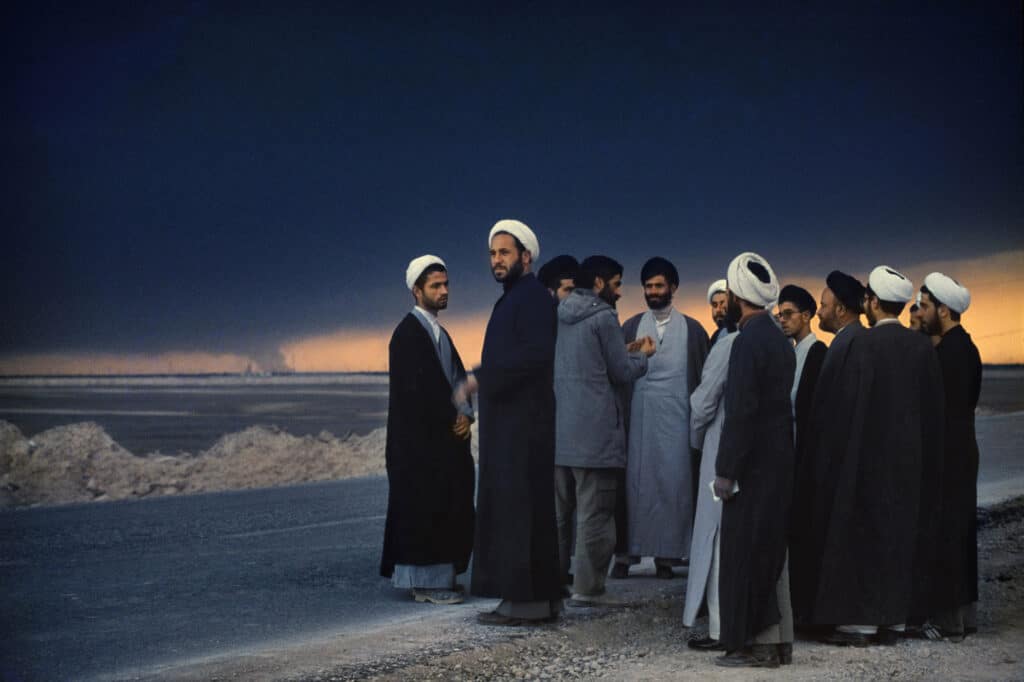 A group of Mullahs inspects the front during the Iran-Iraq war, 1983 © Manoocher Deghati