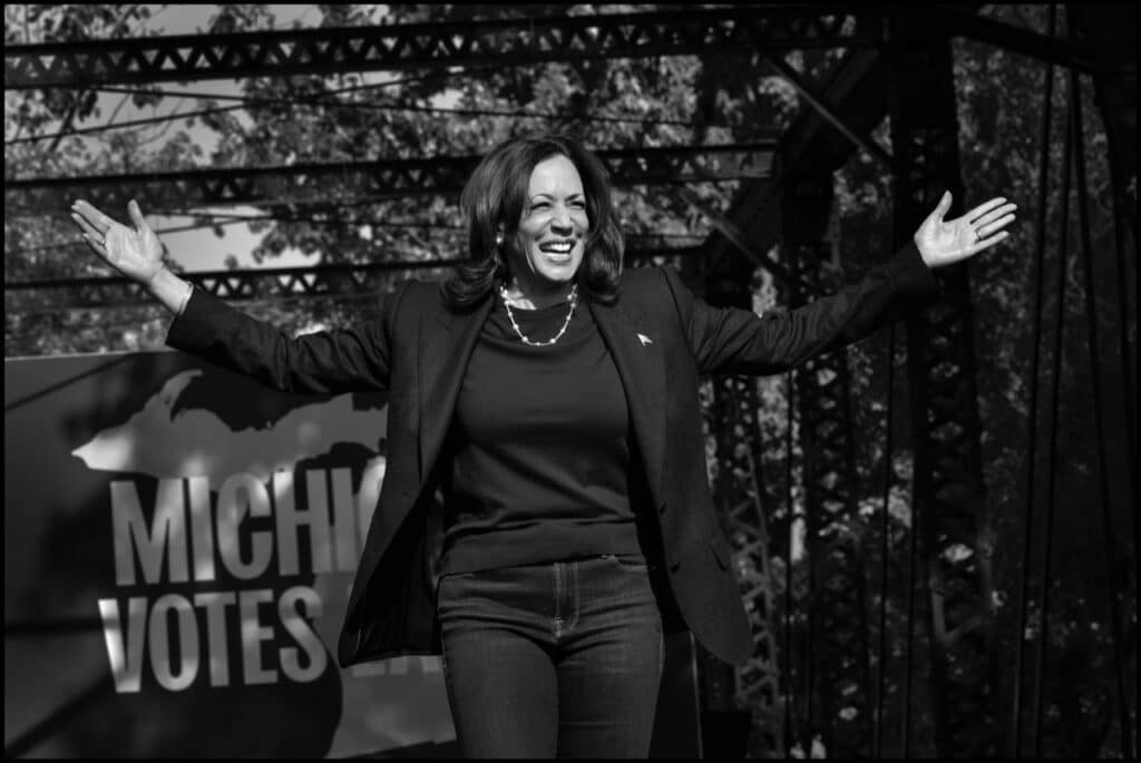 Kamala Harris’ American Presidential Campaign © Peter Turnley