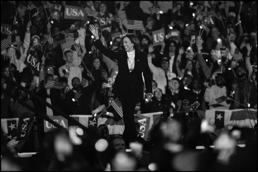 Kamala Harris’ American Presidential Campaign © Peter Turnley