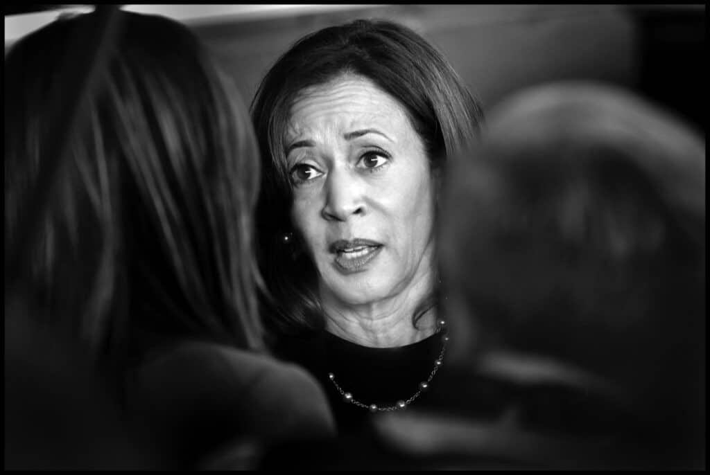 Kamala Harris’ American Presidential Campaign © Peter Turnley