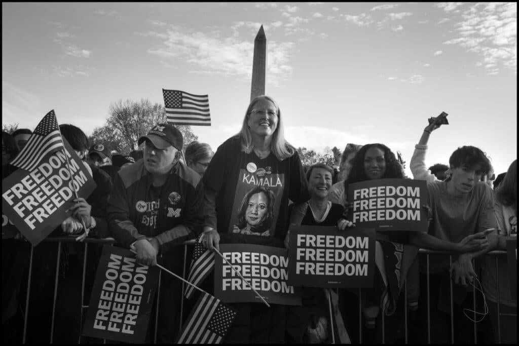 Kamala Harris’ American Presidential Campaign © Peter Turnley