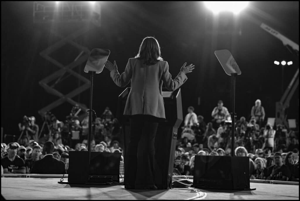 Kamala Harris’ American Presidential Campaign © Peter Turnley