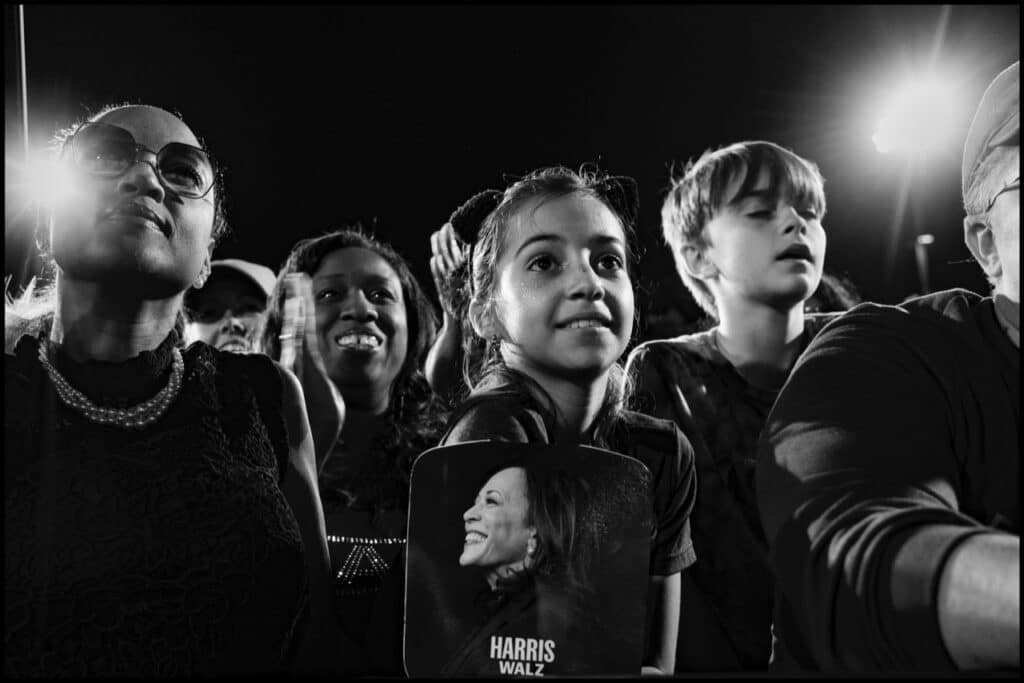 Kamala Harris’ American Presidential Campaign © Peter Turnley