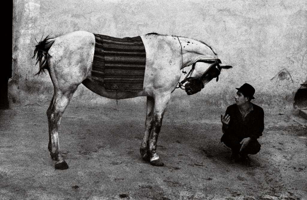 Josef Koudelka, Roumanie, 1968 ; image issue de Josef Koudelka Next (delpire & co, 2024). © 2024 Josef Koudelka / Magnum Photos, courtesy Josef Koudelka Foundation