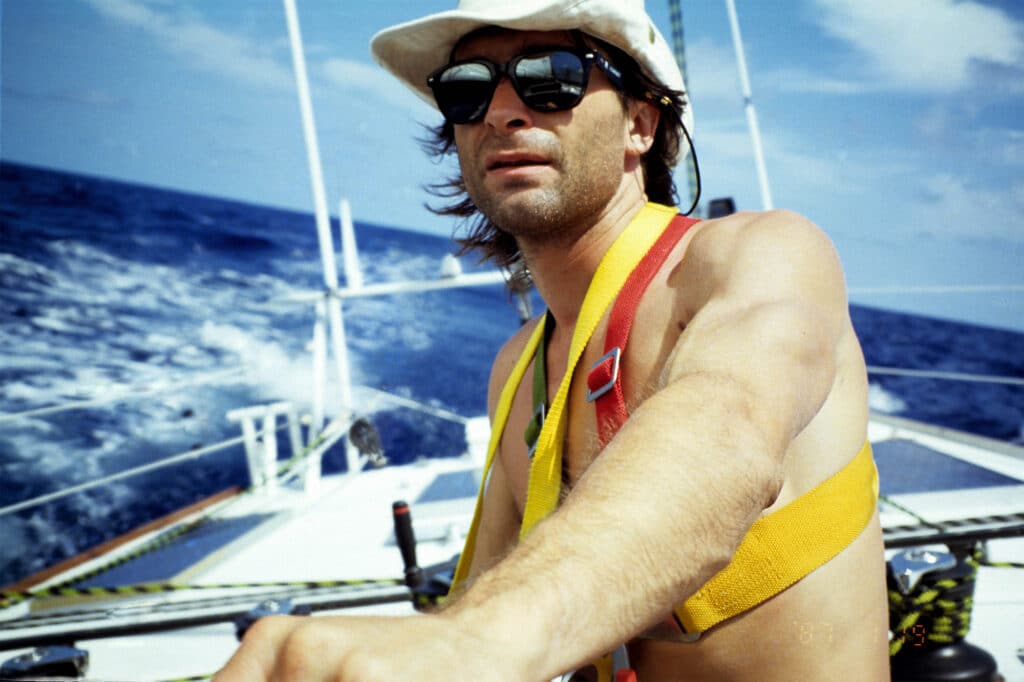 Le skipper français Titouan Lamazou s’est lui-même photographié sur Ecureuil d’Aquitaine, pendant la course à la voile autour du monde en solitaire, sans escale et sans assistance, du Vendée Globe, première édition, en Février 1990, dans l’océan Atlantique - @Photo by Titouan Lamazou / Alea / Vendée Globe