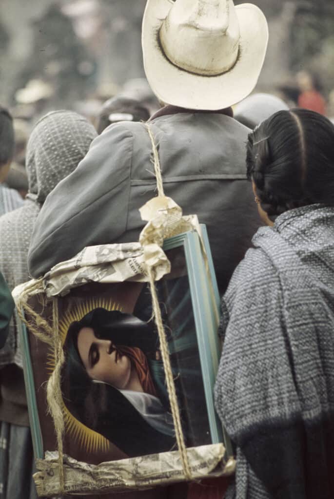 Paysan revenant d'un pèlerinage, Mexique ©/Imec, Fonds MCC, Dist. Rmn / Photo Gisèle Freund