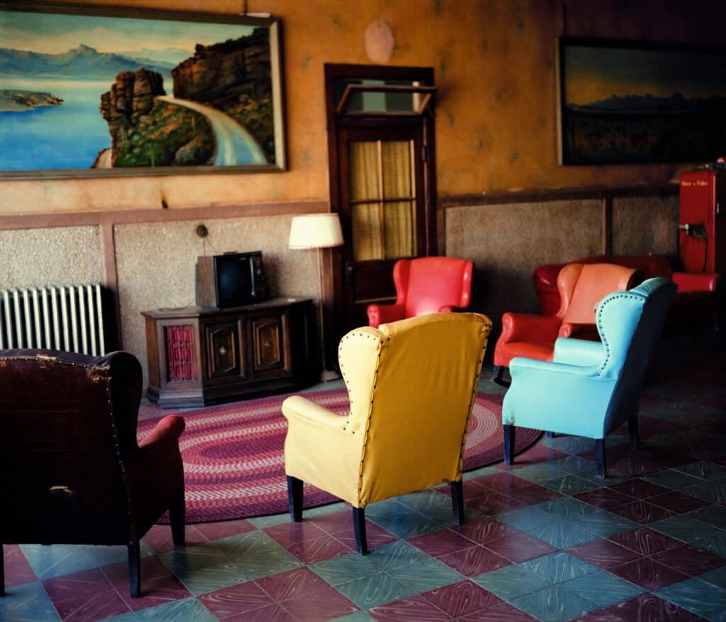 Lounge Painting II, 1983, Gila Bend © Wim Wenders/ Wenders Images and Howard Greenberg Gallery