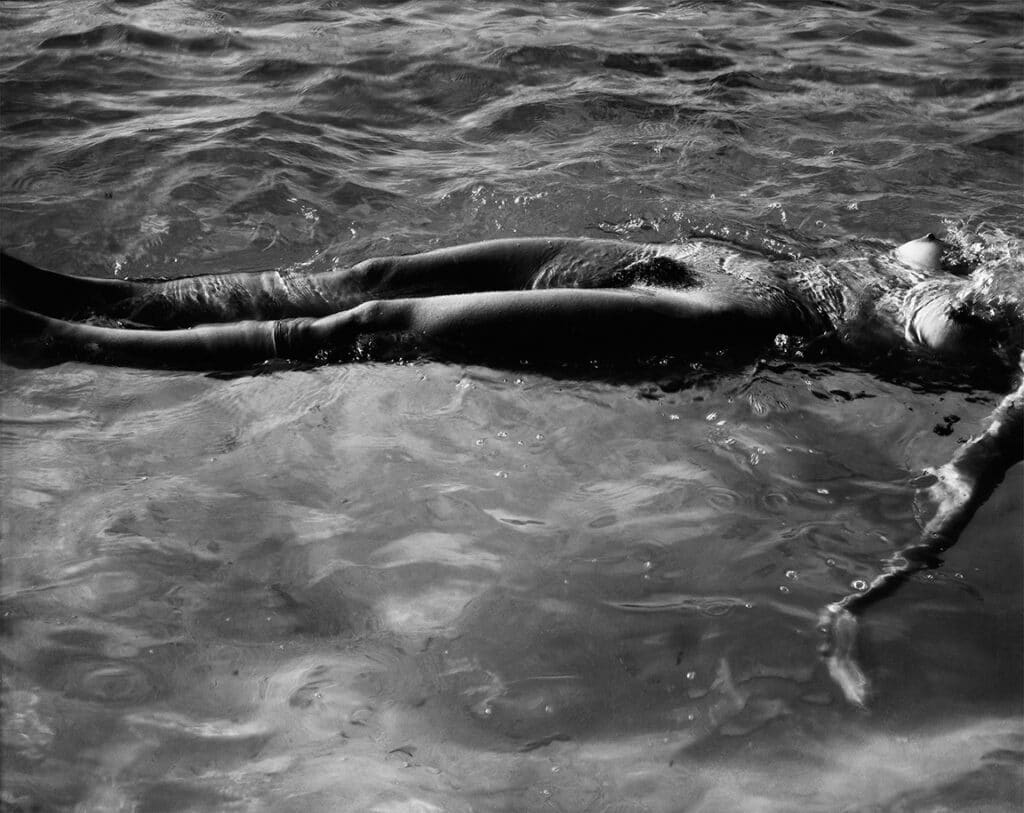 Cooling Off (1), Mustique, West Indies, 1984 © Denis Piel / Courtesy of Staley-Wise Gallery, New York